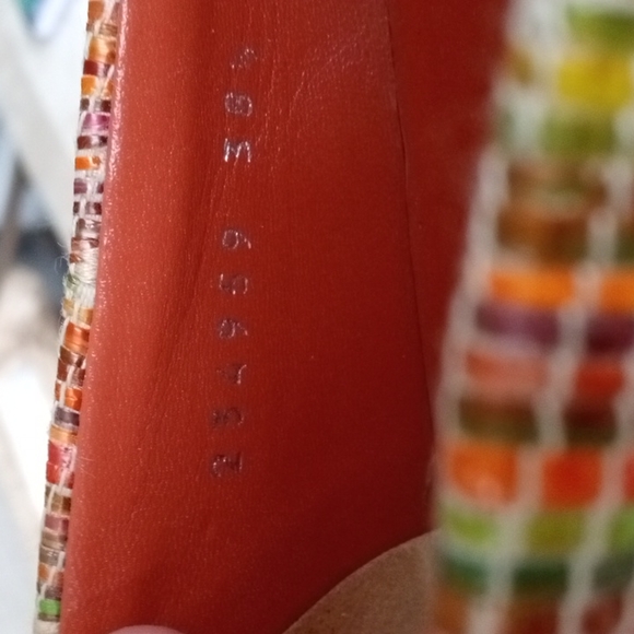 Gucci Round Toe Raffia Leather Horsebit Flats - Picture 9 of 13